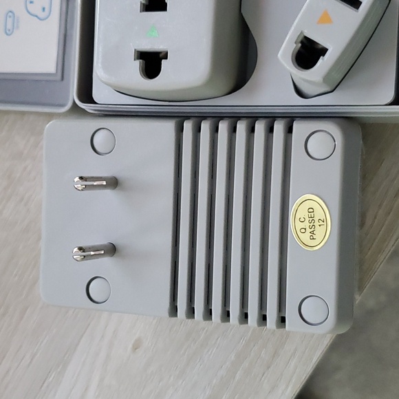 RCA Dual Wattage Foreign Voltage Adapter 50Watts/1600Watts B$ - Picture 4 of 4